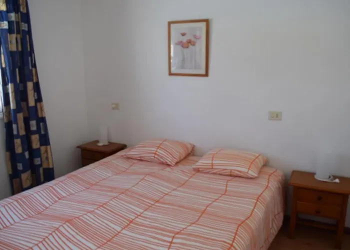 Apartment Reni Tias