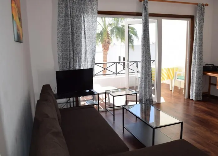 Reni Apartment *