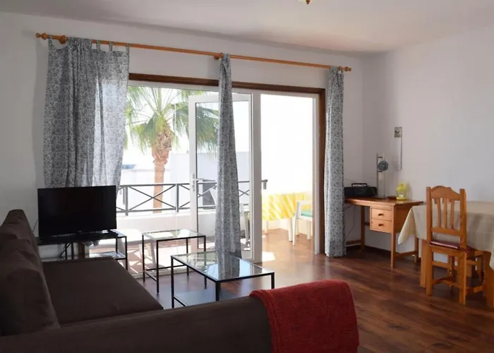 Reni Apartment *